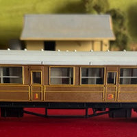 2nd Hand - Hornby OO LNER clerestory “teak” Composite 22357 coach