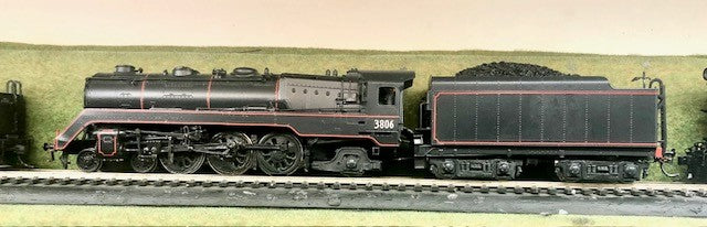 C3806 NSWGR 4-6-2 PACIFIC  PAINTED  BLACK HO MANSFIELD BRASS MODEL by Samhongsa- 2ND HAND BRASS MODELS