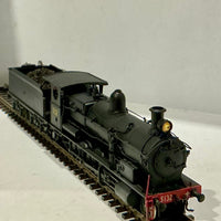 D50 Class 2-8-0 BRASS MODEL STANDARD GOODS LOCOMOTIVE NSWGR 5132, IN VERY GOOD CONDITION, PROFESSIONALLY VERY WELL PAINTED, RUNS VERY WELL. MANSFIELD BRASS MODEL