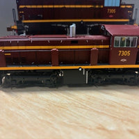 2ND HAND - 7305 CLASS DIESEL HYDRAULIC LOCOMOTIVE - INDIAN RED WITH BUFFERS  - DC MODEL