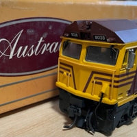 80 Class 8036 NSWR LOCOMOTIVE REVERSE YELLOW WEATHERED, WITH SOUNDTRAXX DCC SOUND Installed MODEL. - 2ND HAND - Austrains Basix