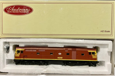 44240 Class Tuscan livery NSWGR LOCOMOTIVE original new AUSTRAINS WITH ALL WHEEL PICK UP AND ALL WHEEL DRIVE Chassis -