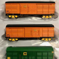 ALGY-01 - 3 ALGY Vans- AN Green & Gold. Wagon numbers:  ALGX 54L, ALGY 40R, & ALGY 57T. 40'2" LOUVRE VAN  - On Track Models