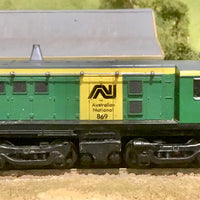 869 CLASS AUSTRALIAN NATIONAL DCC (address 869) LOCOMOTIVE Powerline body on a AR Kits 45 Class Chassis selling as is, handrails missing, in good running order, no original box 2nd Hand HO