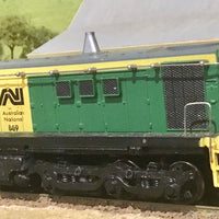 869 CLASS AUSTRALIAN NATIONAL DCC (address 869) LOCOMOTIVE Powerline body on a AR Kits 45 Class Chassis selling as is, handrails missing, in good running order, no original box 2nd Hand HO