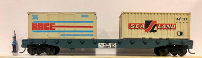 HO Container NFFX 31594 Flat Wagon with RACE & SEA-LAND 20ft containers, Kadee's, Metal wheel. good condition