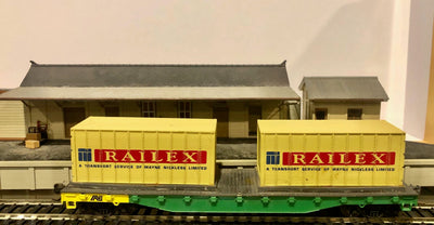 AUSTRALIAN NATIONAL RAILWAYS HO Container Flat Wagon with two RAILEX 20ft containers, Kadees, Metal wheel. very good condition