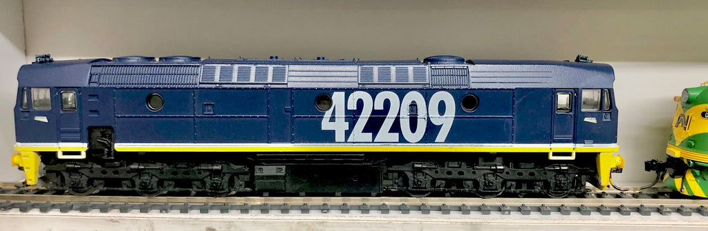 42209 NSWR FREIGHTRAIL BLUE DIESEL LOCOMOTIVE - KADEE COUPLERS - DCC CHIP FITTED - 2nd Hand - LIMA MODEL