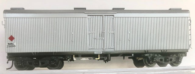 MRC 25099 ice van NSWGR  with metal wheels & Kadee couplers  "TRAINORAMA" MODEL 2nd hand