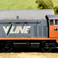 T375 CLASS V/LINE DCC (address 375) LOCOMOTIVE sell as is handrails missing, in good running order, no original box 2nd Hand HO