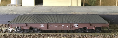 TE11189 Flat Wagon NSWGR with KD's, Metal Wheels - Bogies - Detailed - Very good condition - 2nd hand - SDS MODELS