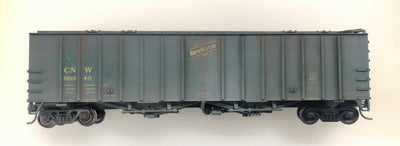 NORTH WESTERN RR CNW 69946 BOX CAR BRAND KADEE OR WALTHERS? in weathered mint condition - AMERICAN MODELS