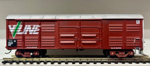 VLCX 197 V/LINE LOUVRE VAN Metal Wheels, Kadee Couplers Roof Weathered - TRAINORAMA MODEL HO Victorian Railways. 2nd hand model in neat condition. JW221