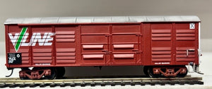 VLCX 197 V/LINE LOUVRE VAN Metal Wheels, Kadee Couplers Roof Weathered - TRAINORAMA MODEL HO Victorian Railways. 2nd hand model in neat condition. JW218