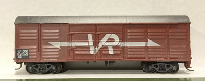 VLX 213 VR Louvre Van TrainOrama weathered m- wheels - KD couplers.