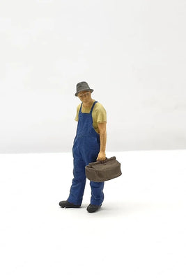 Andlan Models -UNPAINTED AIM-LO1-87 HO Loco Crew - with Gladstone Bag