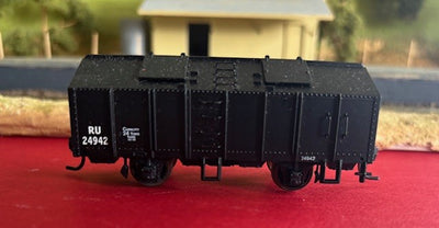 2nd Hand - RU 24942 Grain Hopper Wagon NSWGR - Kadee Couplers, Metal Wheels - Trainorama