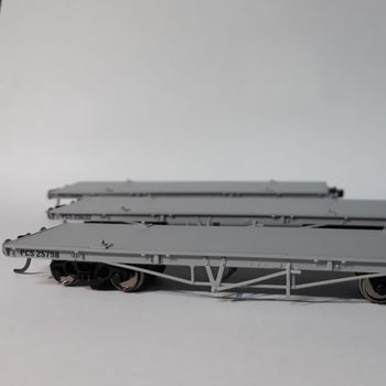 PCS WAGON pack of 3 wagons QLR Wuiske Models: RTR030 KSA : pack 5.  HO (last one )