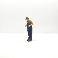 Andlan Models -UNPAINTED  Driver Standing in cab 30 Class Tank HO Scale (D06-87)