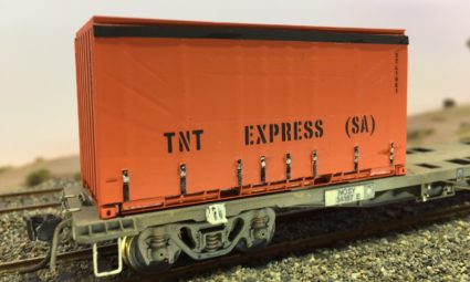 IFM 13 - TNT-EXPRESS (SA) 20ft Tautliner "ORANGE" Container kit with decal (1) by InFront Models HO
