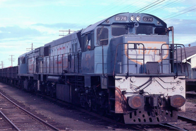 10. QR 1550 CLASS DC-HO (12 mm) Q1504 | loco #1558D | QR BLUE | DOO CAB LOW NOSE Circa 1989-1998: DC NON SOUND.  Southern Rail Models