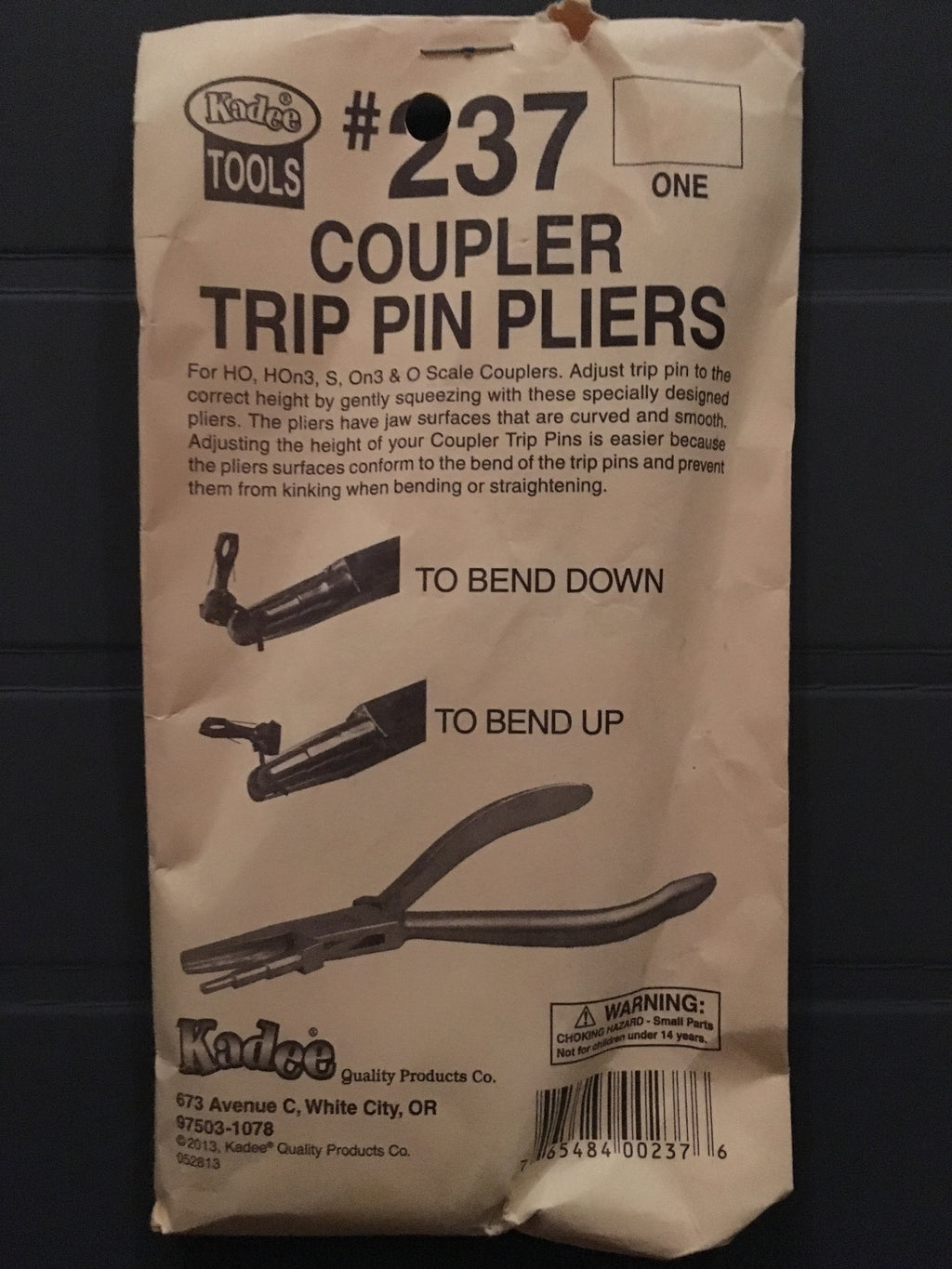 # 237 Coupler Trip Pin Pliers (HOn3-O) Kadee
