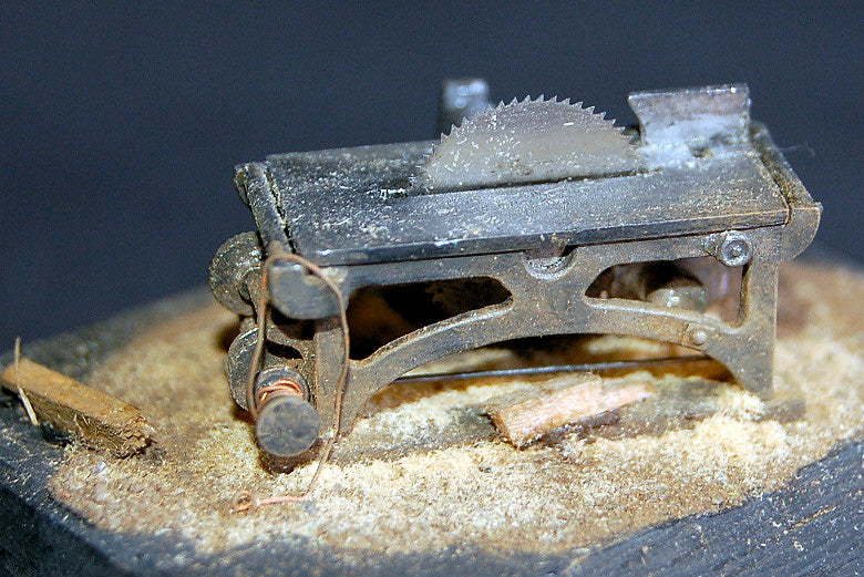 476 Uneek 476: HO Gauge Railway: Accessories: Cast Iron Circular Saw Table: Pkt 1: No. 476